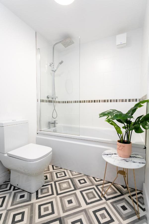 Fab 2Bedroom Apartment- Free Parking, 5Mins From City Centre, Portland Rd Ne2 1Dj 뉴캐슬어폰타인 외부 사진